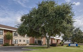 Federal City Inn & Suites